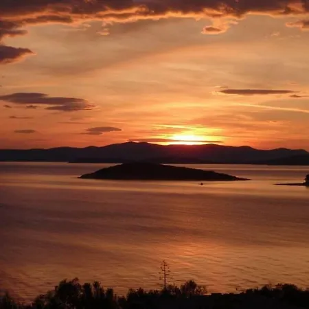Amazing Sunset 100m From Sea Apartament Ždrelac